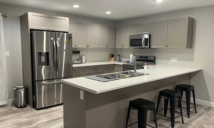 Chatham-Kent House | A complete home in Chatham, Ontario, Canada. (Sleeps 8)