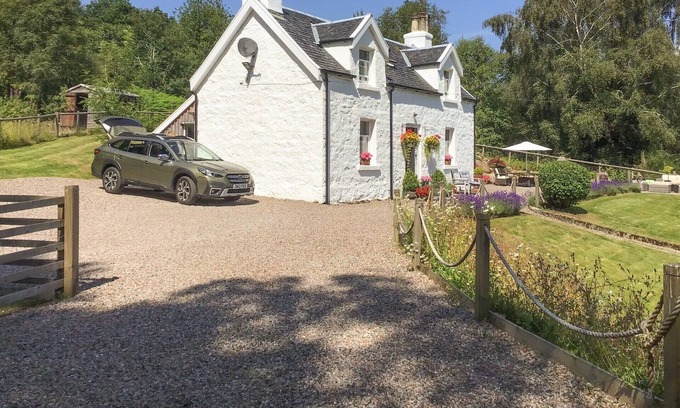 Salen Cottage | A delicate white washed traditional croft house situated in the stunning West Coast of Scotland.