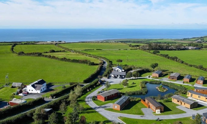 Llansantffraed House | A detached house set in the beautiful quiet surroundings of the park.