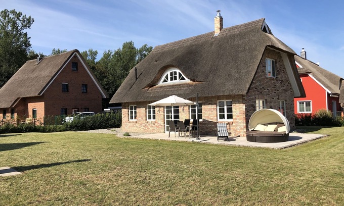 Bastorf House | A dream under thatch, 110 sqm to 800 sqm Sonnengrundstück in Rerik