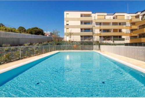 Algorta Apartment | A estrenar amplio con piscina y parking