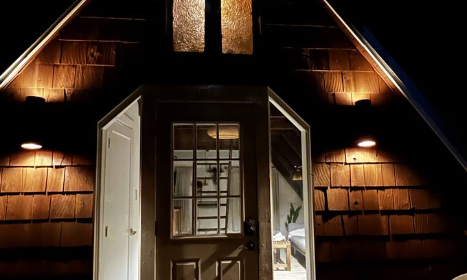St. Augustine Cabin | A Frame Tree House 1 mile from downtown and the beach!