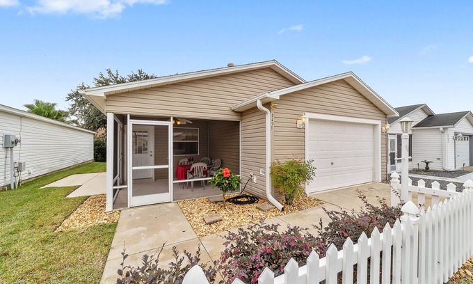 Calumet Grove House | A Furnished Villa in The Villages, 55+ Golf, Swim, Tennis, Pickleball, music...