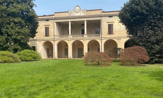 Faverzano Villa | A historic country home with a pool for groups of friends and families