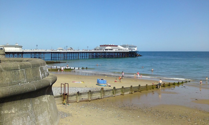 Cromer Ski Chalet | A holiday chalet that sleeps 4 guests in 2 bedrooms