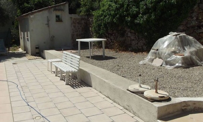 Varages House | A la Piscine on Entend le Silence