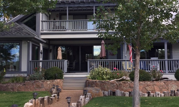 Pinetop-Lakeside House | A Lakefront Luxury Mountain Home on Rainbow Lake