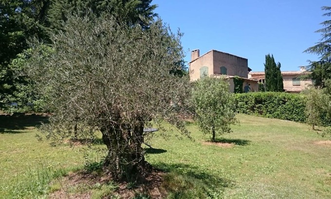 Grand Sud Villa | A Magnificent Provençal Villa with Fibre Optic Internet set in private gardens