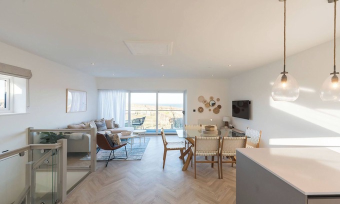 Amlwch House | A modern costal townhouse in the scenic Bull Bay, offering stunning coastal views for up to 7 guests