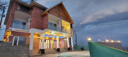Srinagar House | A R villa and cottage