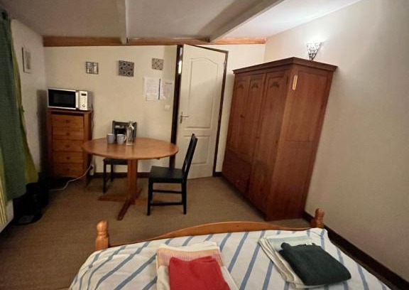 Vitry-sur-Seine House | A room and garden close to Paris