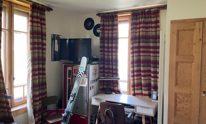 Chamonix City Centre House | A Room in Grands Charmoz