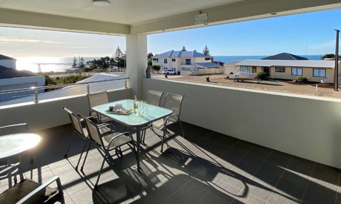 Port Hughes Apartment | A Sea Dream – Upstairs Self Contained Dwelling – Port Hughes