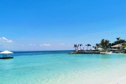 Davao House | A sea view 3 bedroom beach vacation home