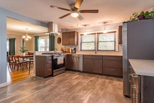 Nashua House | A Spacious Modern Elegant Ranch (whole house)