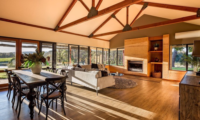 Cowaramup House | A Sprawling Picturesque Retreat at Edwards Winery