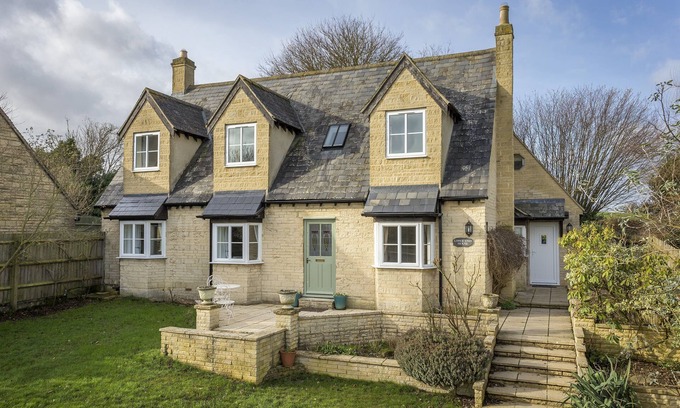 Chipping Norton House | A stylish contemporary home offering spacious accommodation close to Burford.