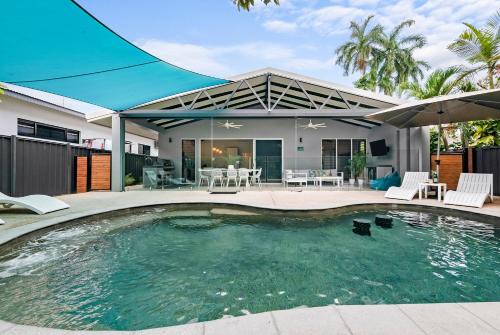 The Gardens Villa | A Sumptuous Poolside Family Oasis at Gardens Villa