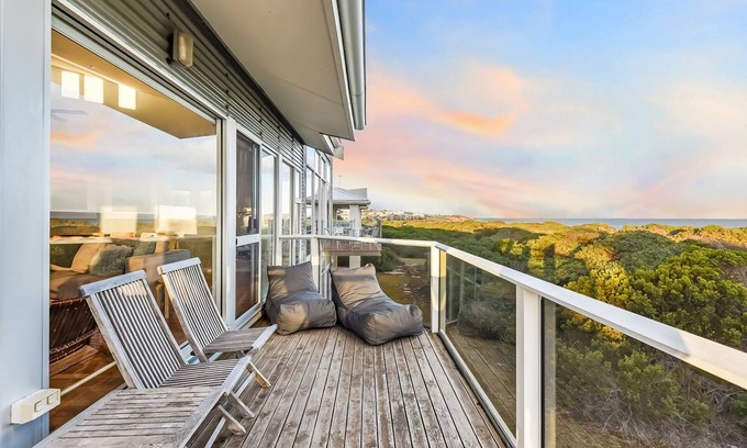 Hayborough House | A Surfers Paradise at Chiton Rocks Pets Welcome