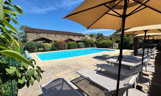 Cales Cottage | A touch of luxury in the heart of the Dordogne countryside.
