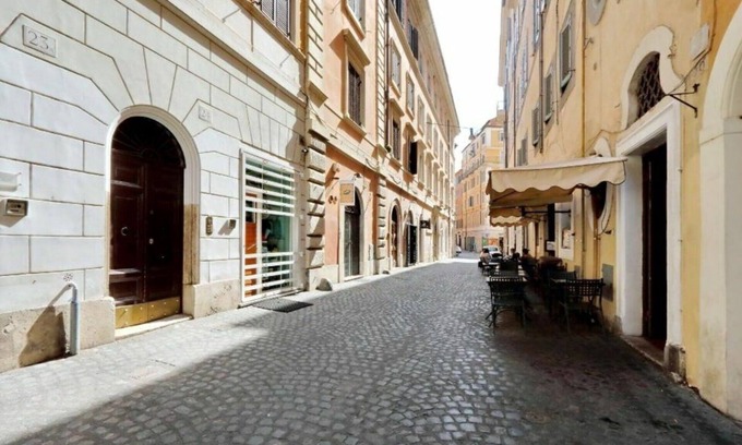 Rione IV Campo Marzio Apartment | A Vantaggio Studio Close To Piazza Di Spagna