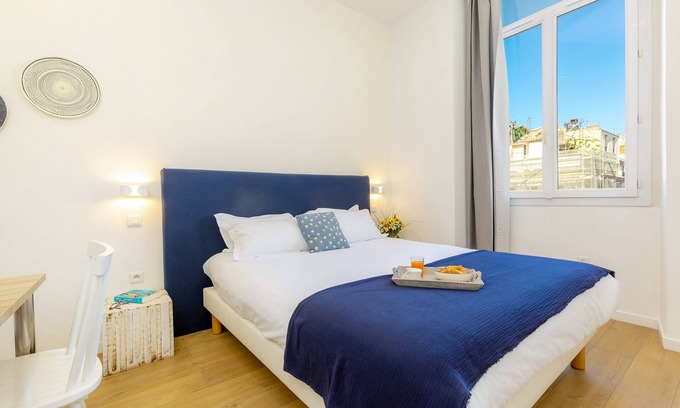 Opera Apartment | A2 Méditerranée-Apartment-Superior-Wet room-Harbour view