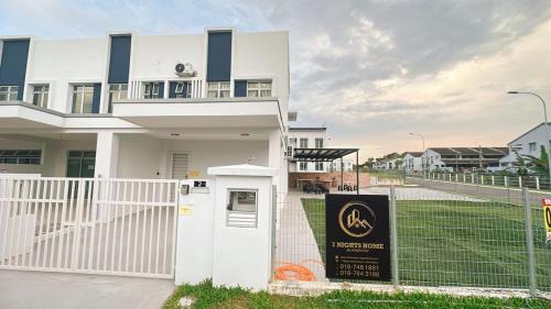Tebrau House | A27 Royal Dato Onn 2 Party House Corner Lot