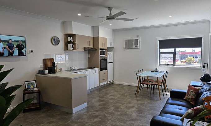 Port Lincoln Apartment | Aart Apartments Port Lincoln, Accommodation in the CBD, 100m from the beach.