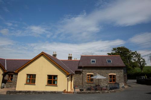 Aberystwyth House | Aberystwyth Cottage Ilar