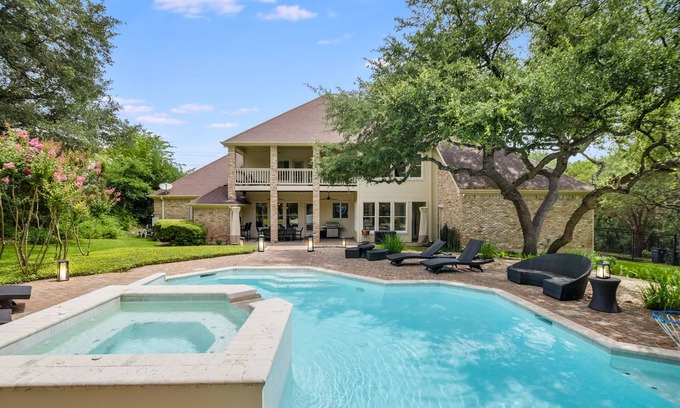 Austin House | Above Austin Country Club I Pool&Spa I Game Room I Luxury Services