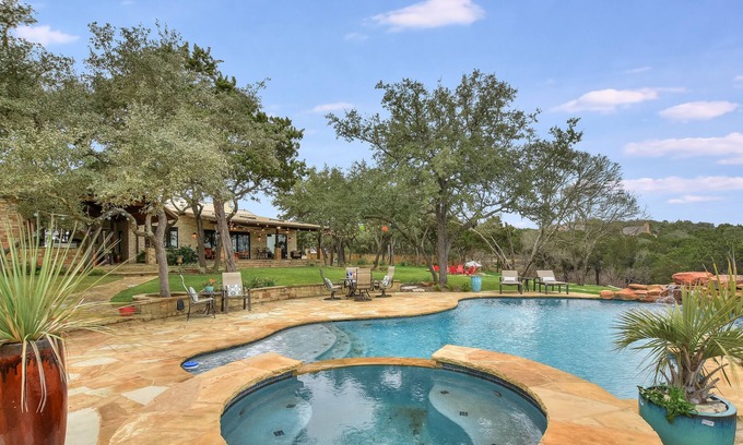 Austin House | Above Serenity| Luxury Services Included* I 8Mi ATX | Pool/Spa | Views