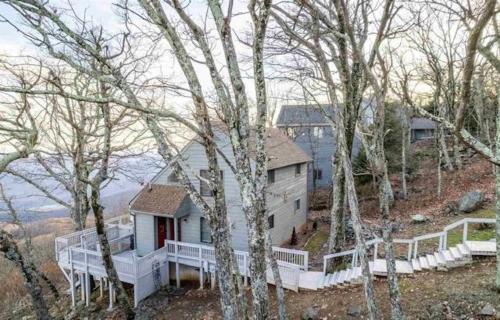 Roseland House | Above The Clouds with Wintergreen Advantage