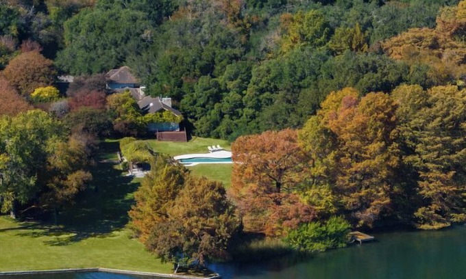 Lakeshore Addition House | Above Timeless I Waterfront I Lake Austin I Events I Pool&Spa I Services