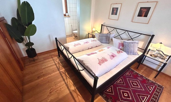 Steeg Bed & Breakfast | Abracadabra - House Wallis