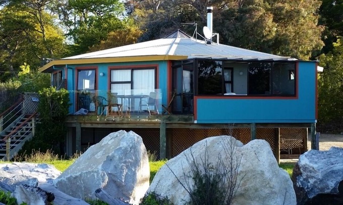 Ruby Bay House | Absolute Beachfront Ruby Bay - Spectacular Views, step straight on to the beach