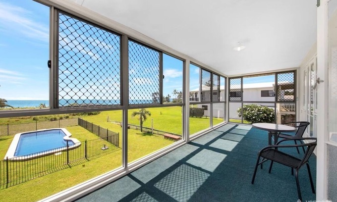 Yeppoon House | ABSOLUTE BEACHFRONT WITH A POOL