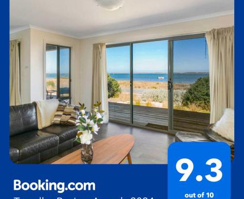 Bonney House | Absolute Waterfront Views and Kayaks
