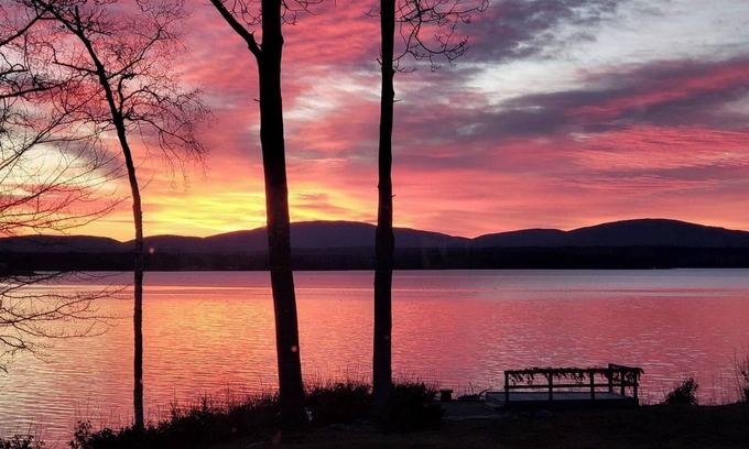 Trenton Apartment | Acadia 10 minutes away! Lovely apartment with kitchenette Island + water views!
