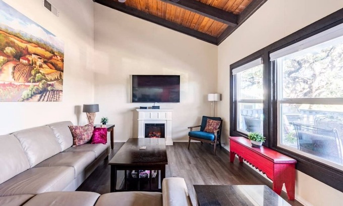 Barton Hills House | Accessible Duplex Walking Distance to Park, Springs & Trails