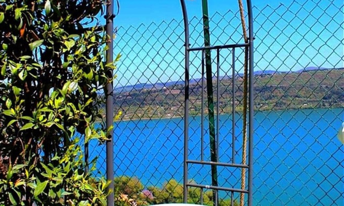 Castel Gandolfo Apartment | Accommodation With Lake View With Jacuzzi