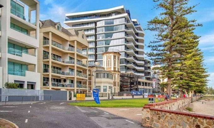 Glenelg Apartment | Adelaide's Seaside Location - Glenelg Beach: Seafield Apartment No. 3, First-floor