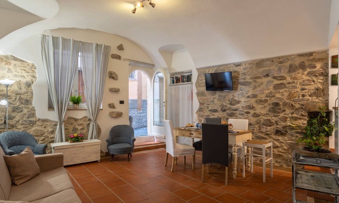 Conscente Apartment | Adelasia by Interhome