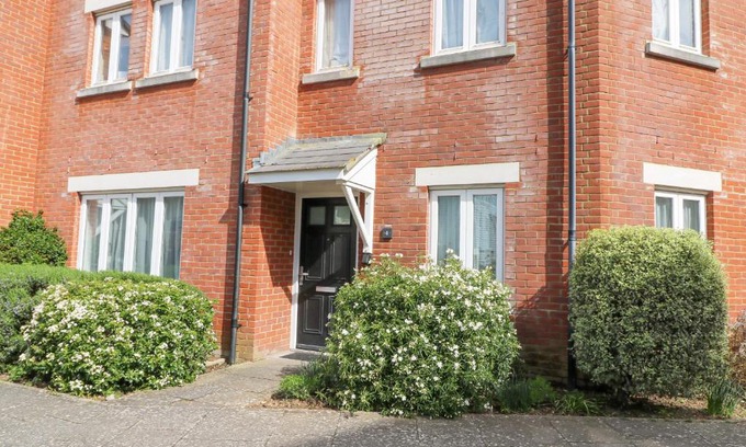 Weymouth House | Admiral's Quarter Apartment 4