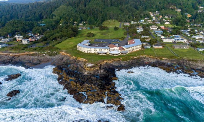 Yachats Hotel | Adobe Resort