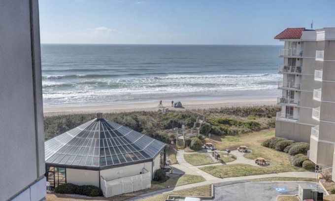 Sneads Ferry Condo | Adorable Updated Oceanfront Condo on the top floor!