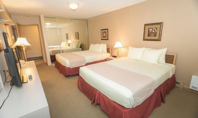 Ocean Shores Apartment | Adventure & Comfort – Ocean Stay w/Pool, Fireplace & Private Balcony