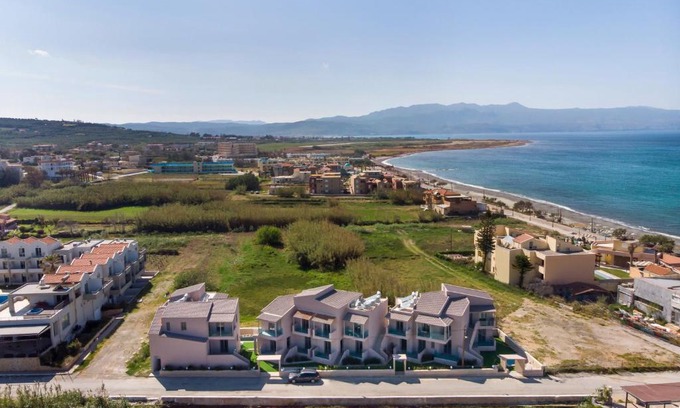 Maleme Apartment | Aegean Breeze Luxury Apartments next to the sea