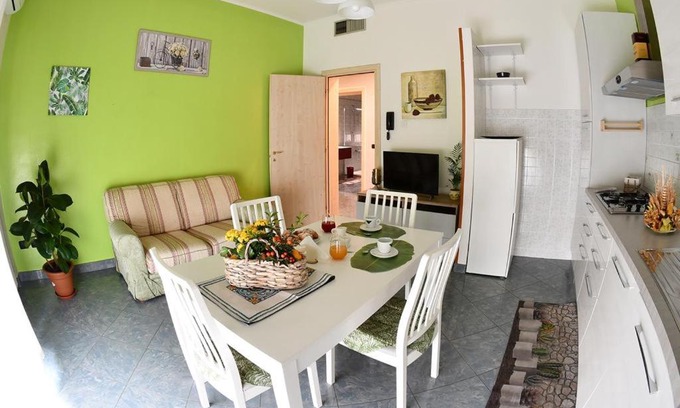 Torrile House | Affitti turistici: OASI FELICE