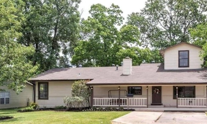 North Garden Acres House | ✨Aggie Retreat✨SPACIOUS🏡Sleeps 17🛏🏟Close to Campus