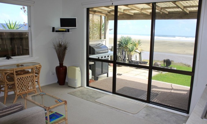 Ahipara Apartment | Ahipara Tides Absolute Beachfront